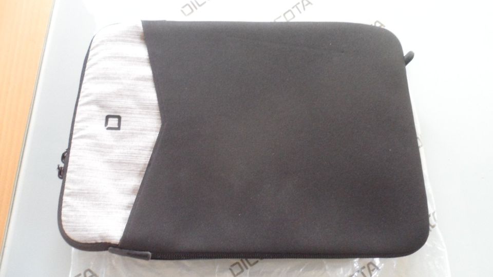 DICOTA 13" Tablet / Notebook Tasche Mac Pro / Air neu in Pattensen