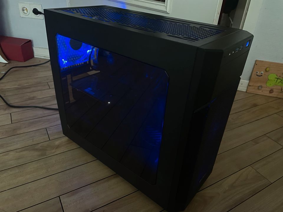 Gaming PC (64GB RAM, 4.25 GHZ CPU, 2 TB SSD, GTX 1660 GPU) in Hamburg