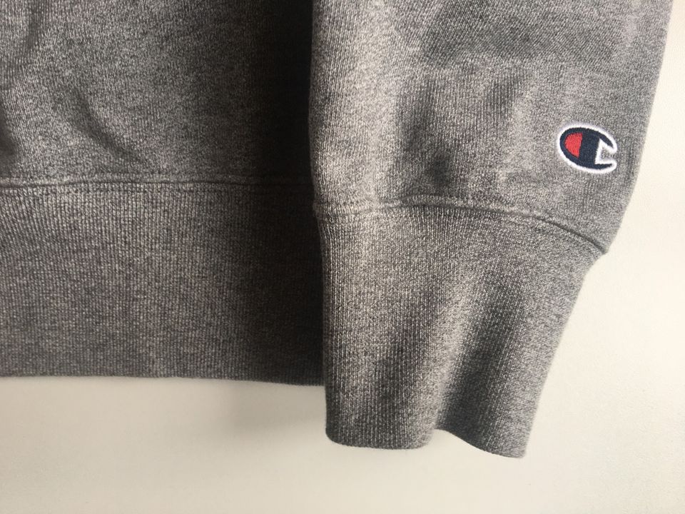 Champion Pullover, Gr. M, grau, wie neu in Brandenburg an der Havel