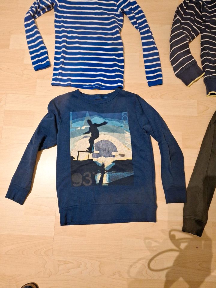 Shirt Pullover Pulli 134 140 Next Petit Bateau Dino Streifen  H&M in Bellheim