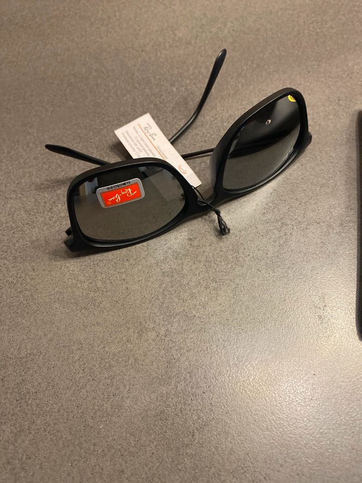 Sonnenbrille Ray Ban mit Brillenetui, ganz neu in München