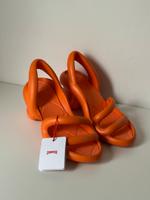 Camper Kobarah neu Schuhe Sandalen Sandaletten orange 39 Friedrichshain-Kreuzberg - Kreuzberg Vorschau