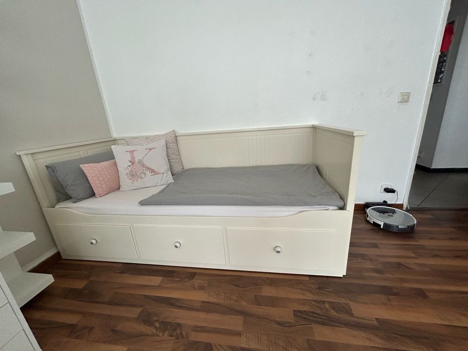 Ikea Hemnes Bett in Oberhausen