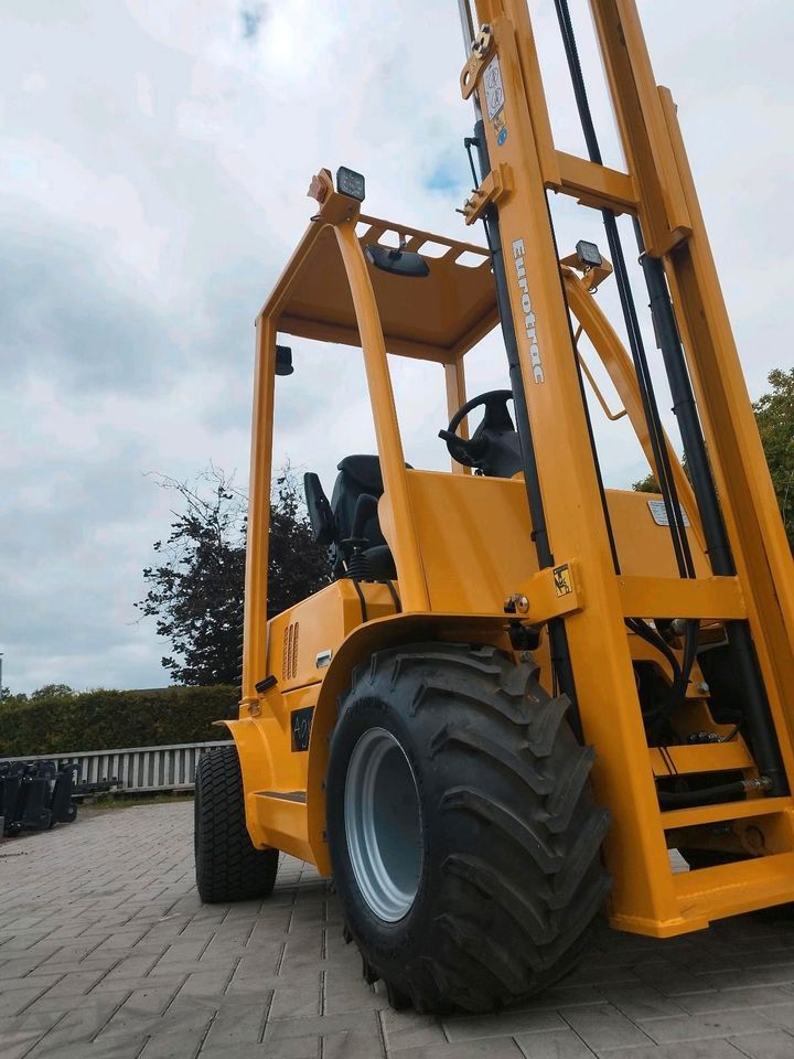 ► Hubkraft 1400kg Hubhöhe 300cm Eigengewicht 1575kg ◄ Eurotrac Geländestapler Agri 12 - 26PS Kubota Motor - bis zu 12kmh - Hydrostatischer Antrieb - Joysticksteuerung - Seitenverschiebung - Garantie in Heemsen