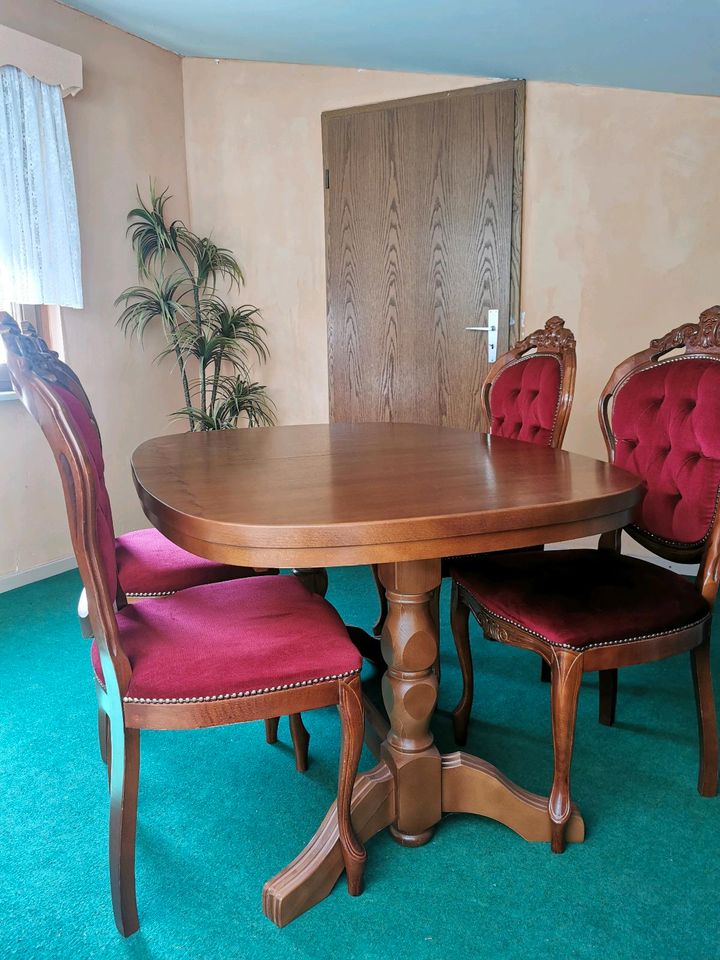 Stuhl Tisch Holz Polsterstuhl Esszimmertisch Barockstil in Drei Gleichen