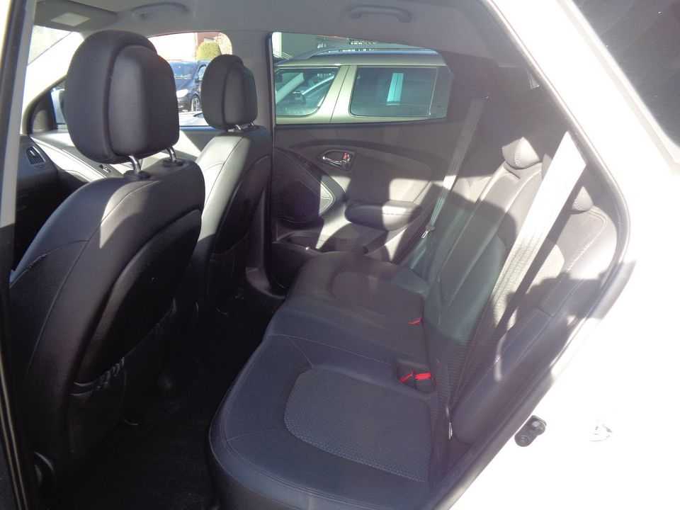 Hyundai Tucson ix35 Comfort Klimaautom. Navi Sitzh. PDC in Göttingen