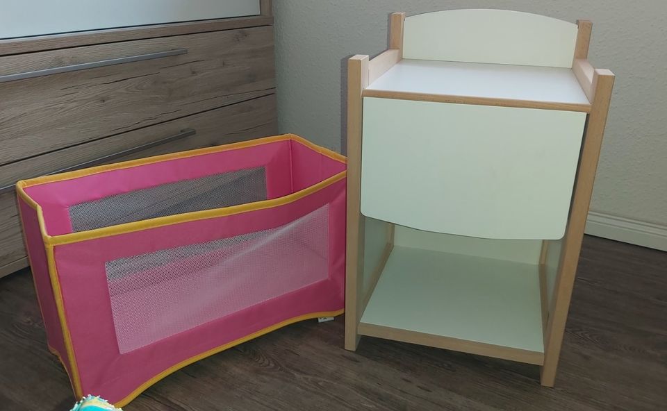 Wickeltisch und Babybett für Puppen von Jako in Brüsewitz