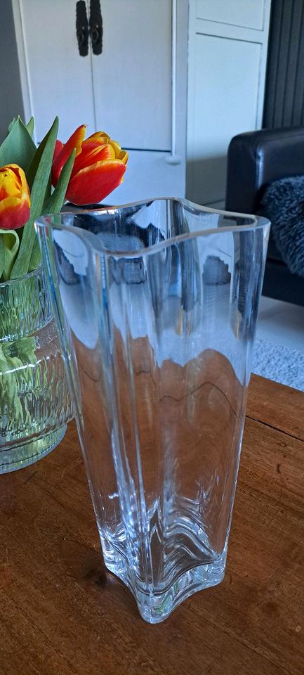 Geschwungene Design Vase Glasvase Aalto Style kein H&M , Zara;-) in Trittau