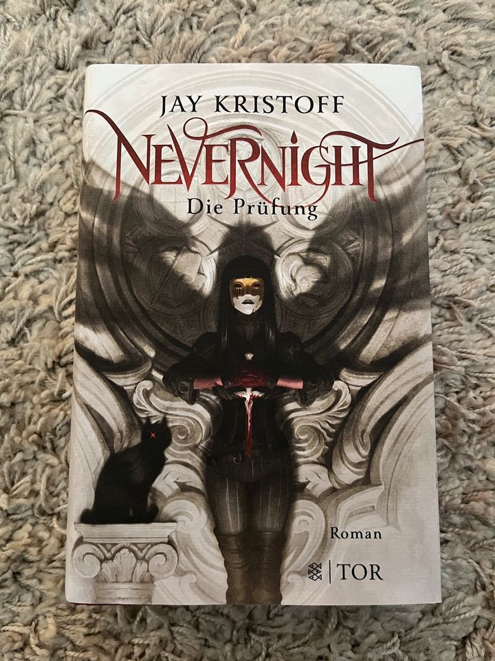 Nevernight - Jay Kristoff Farbschnitt Gebundene Ausgabe in Hamburg