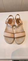 ❤️ Bench Sandalen Plateausohle Gr. 42 Rose beige Berlin - Tempelhof Vorschau