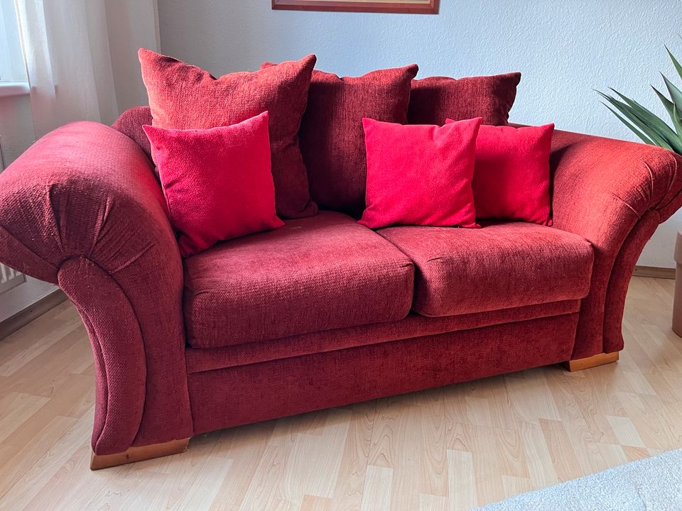 Rote Couch / Sofa - 193cm - sehr bequem in Berlin