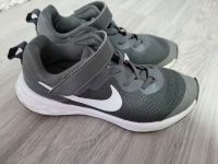 Nike Revolution Sneaker Gr 33,5 Bayern - Johannesberg Vorschau
