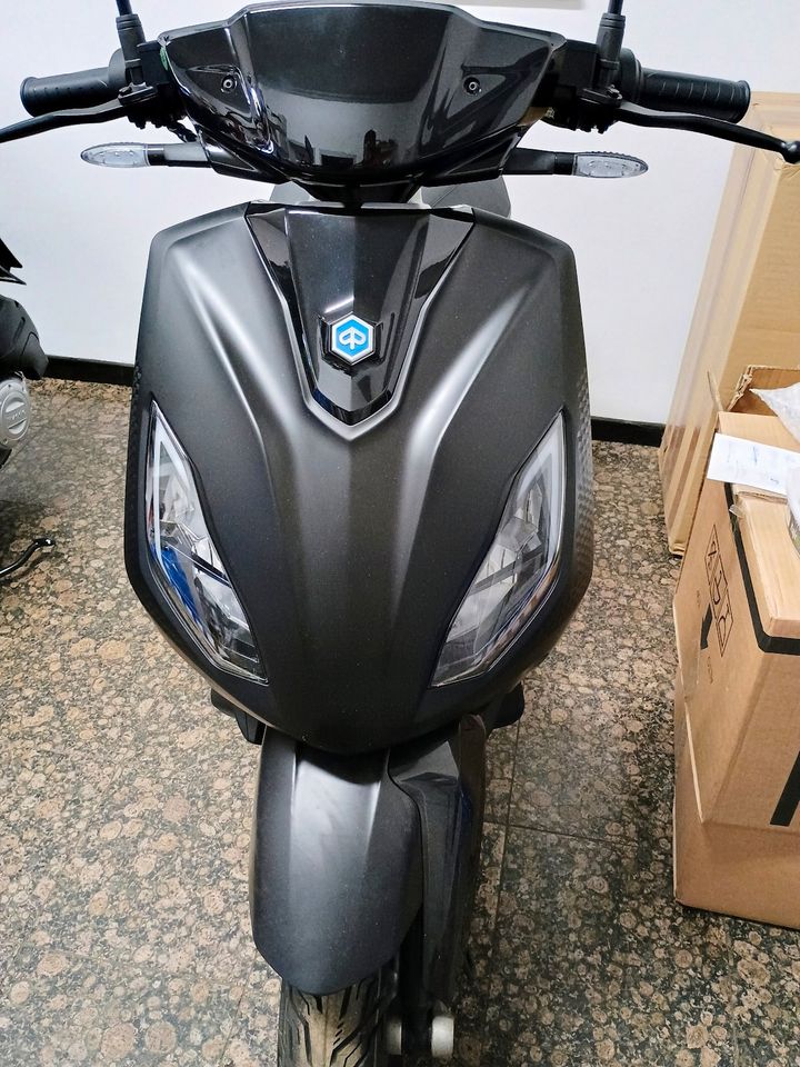 PIAGGIO 1+ Elektroroller 45 km/h -- Neufahrzeug in Ansbach