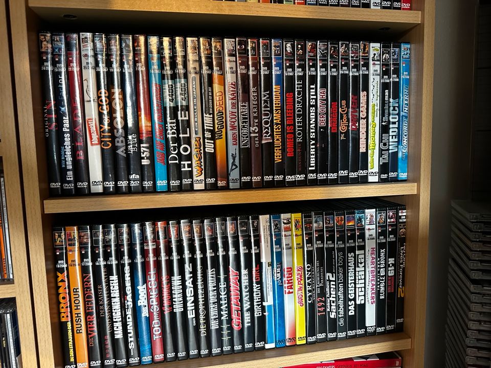 Ca. 200 DVD‘s viele Genre, Action, Krimi, Komödie usw. in Falkenberg