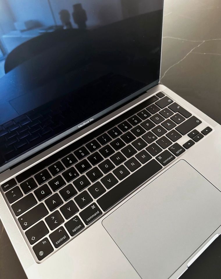 Macbook Pro 2020 in Asperg