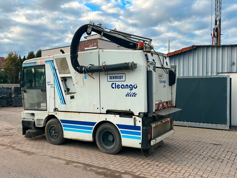 Schmidt Cleango Kehrmaschine Saugkehrmaschine Straßenreiniger in Harthausen