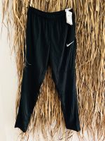 Neu | Nike Jogginghose Trainingshose Hose schwarz Gr. M Schleswig-Holstein - Altenholz Vorschau