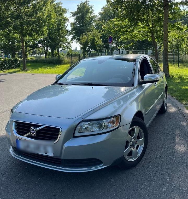 Abbildung des Autos Volvo S40 Kinetic gepfle…