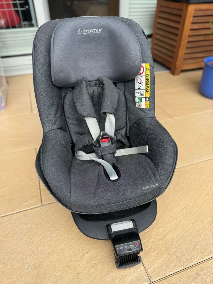 Auto Babysitz Kindersitz MaxiCosi 2Way Pearl mit Isofix Basis in Hattersheim am Main