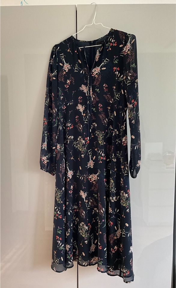 Hallhuber Chiffon Blumen Maxi Kleid Gr 34 XS Dunkelblau in Lindenthal -  Köln Lövenich | eBay Kleinanzeigen ist jetzt Kleinanzeigen