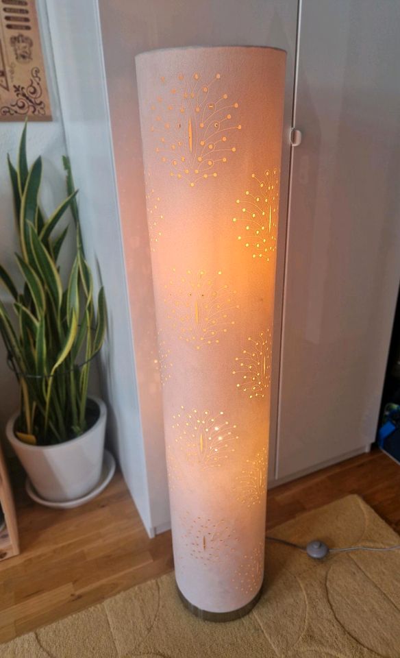 Stehlampe 138 cm Velours Stoff Lampe Wohnzimmer 2x Glühbirne in Halle