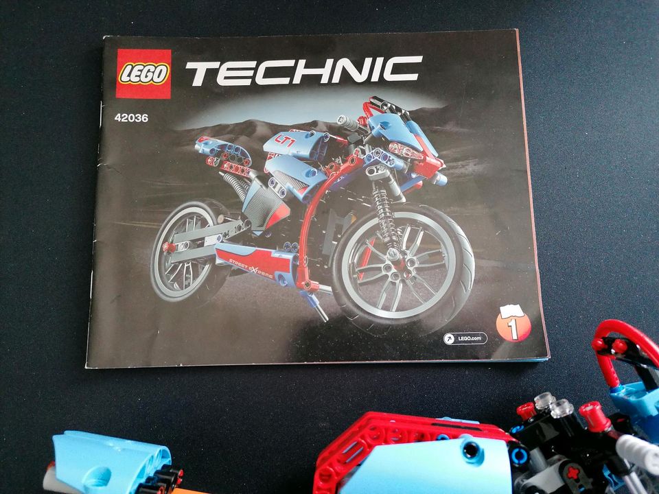 Lego Technic Motorrad 42036 mit Originalverpackung in Norden