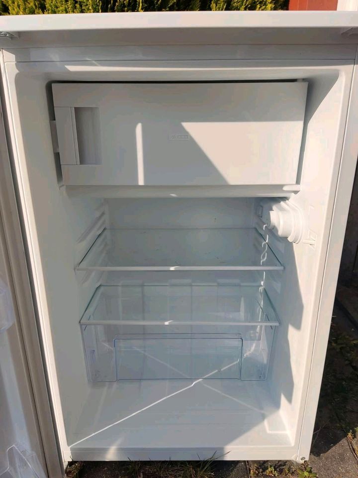 Bauknecht Kühlschrank mit Gefrierfach in Rotenburg