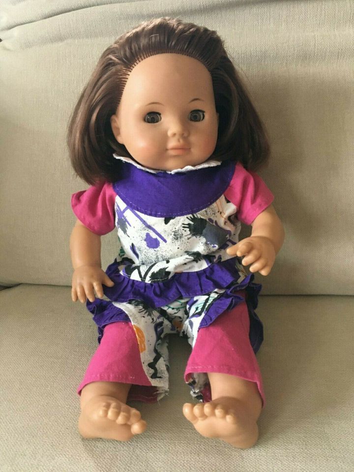 Puppe Lissi Doll, dunkle Haare, weicher Puppenkörper, Schlafaugen in Kulmbach