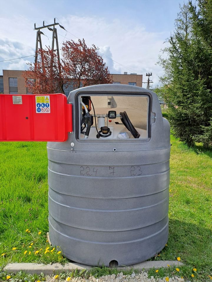 Dieseltankstelle Dieseltank mit Pumpe 2500 Liter Tankstelle in Erfurt