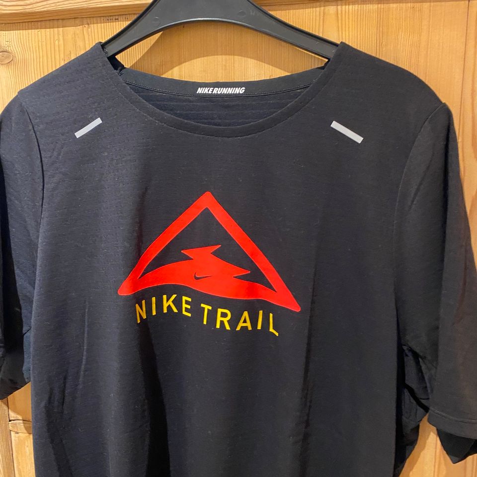 Nike Trail Running Rise 365 Shirt Gr. L in Unterwössen