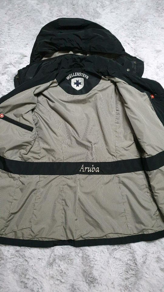 Wellenstyn Aruba Größe L Regenjacke in Hamburg