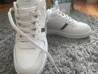 Lacoste Sneaker neuwertig Größe 42 Sachsen - Taura Vorschau