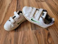 Nike Sneaker, Turnschuhe, Halbschuhe mit Klettverschluss Gr. 26 Sachsen-Anhalt - Zerbst (Anhalt) Vorschau