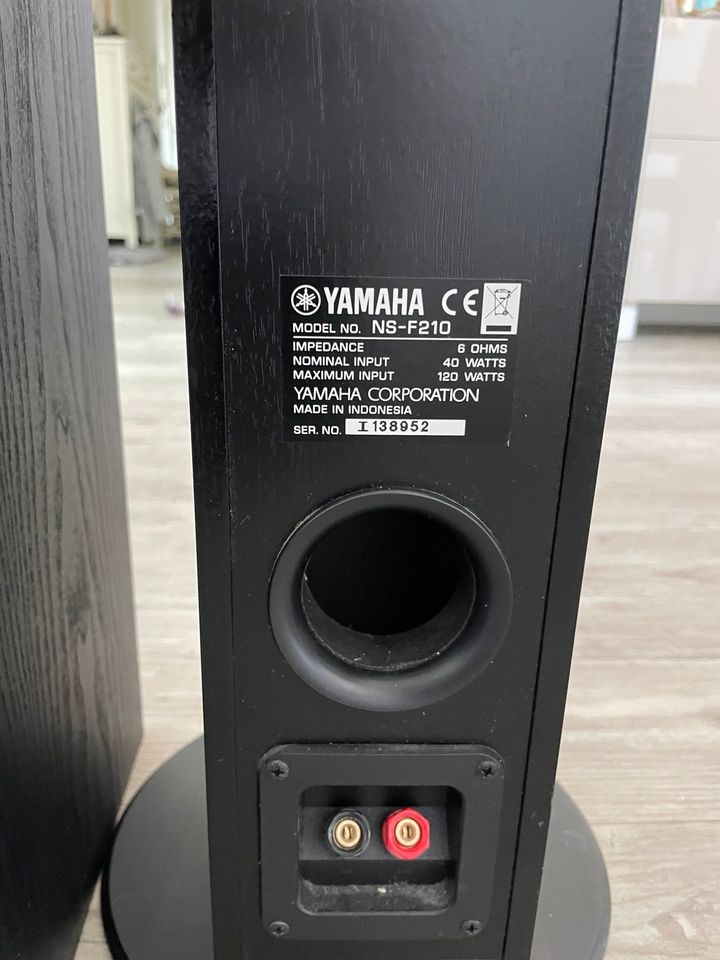 Yamaha RX-V473 AV Receiver in Düsseldorf