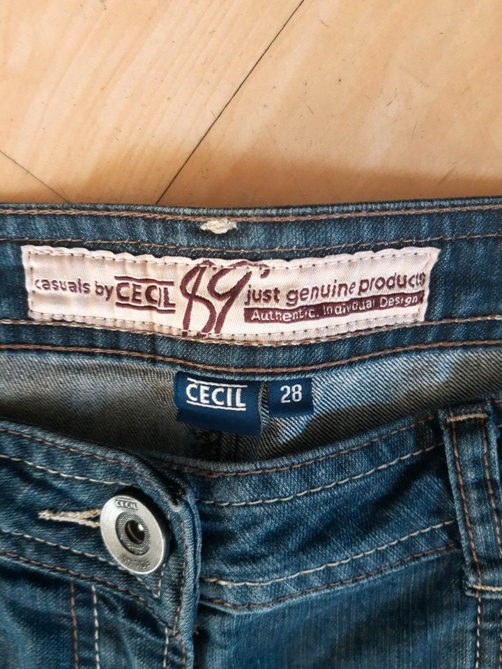 Shorts Cecil Gr 28 in Meinersen