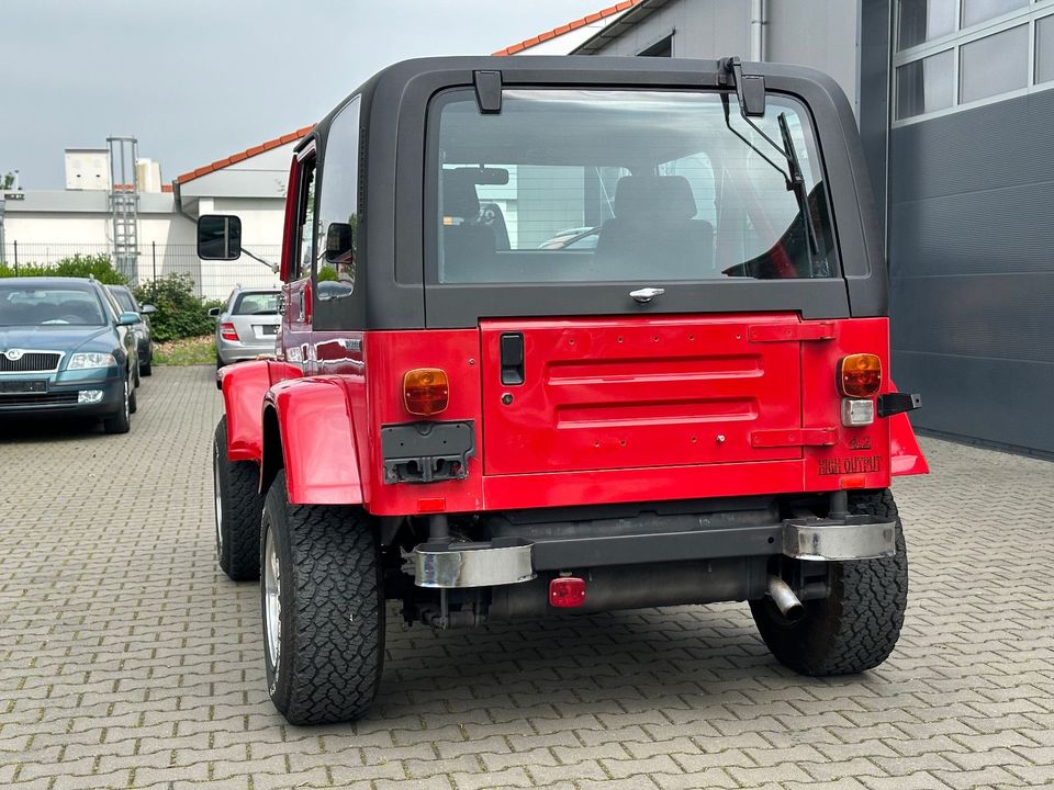 Jeep Wrangler 4,2 - 6-Zylinder - Oldtimer - TÜV NEU in Bornheim