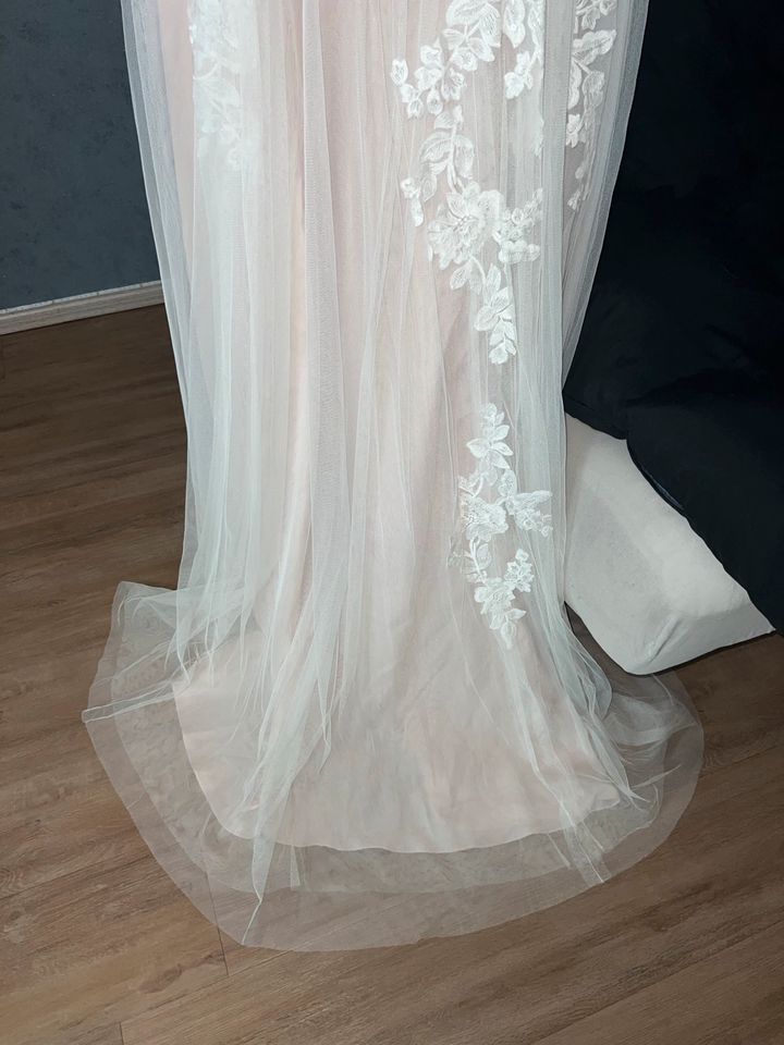 Hochzeitskleid USA (David's Bridal) in Erzhausen