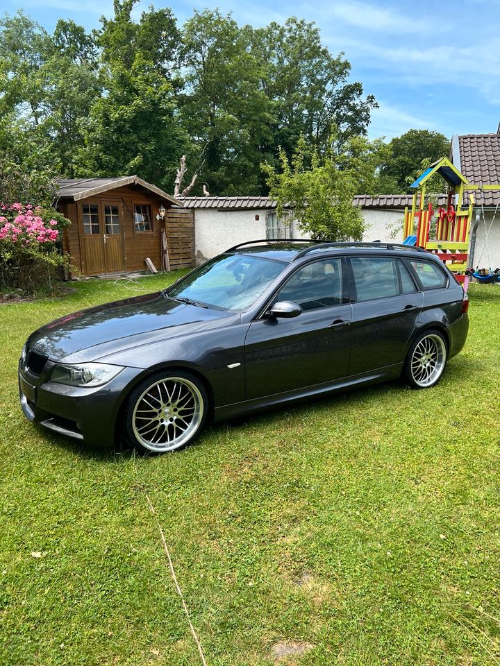 BMW 330i Touring mit M Packet in Haiming