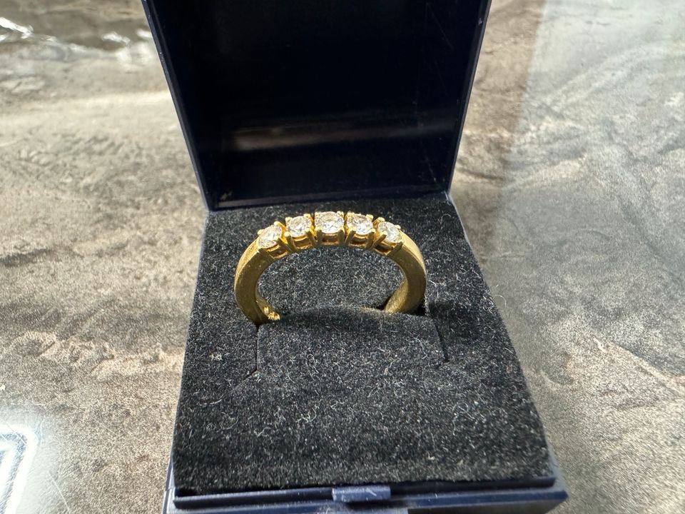 Damen Ring Gelbgold 750/ Brillanten 0,50 ct VVS in Berlin