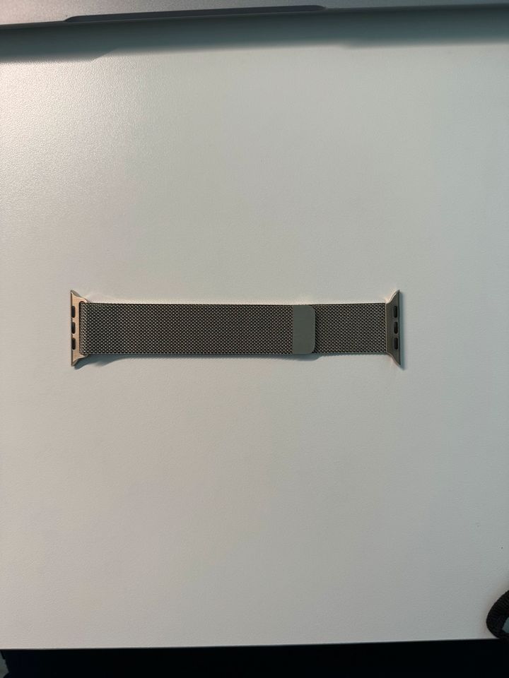 Original Apple Watch Milanese Loop 44mm gold in Fürstenau