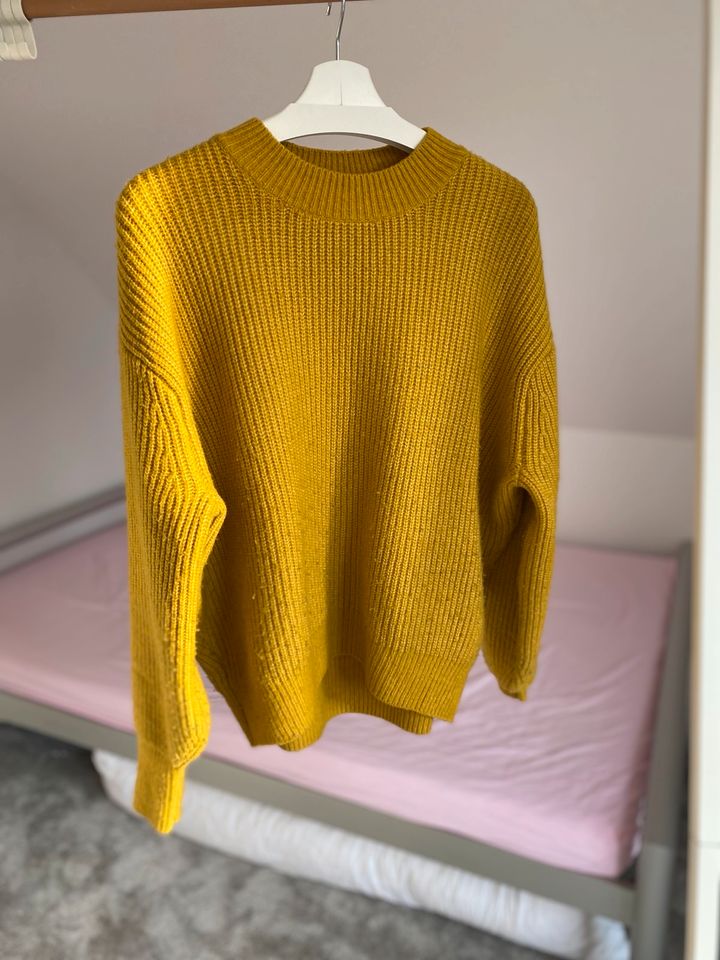 Senfgelber Pullover von H&M, Größe S, oversize in Bielefeld