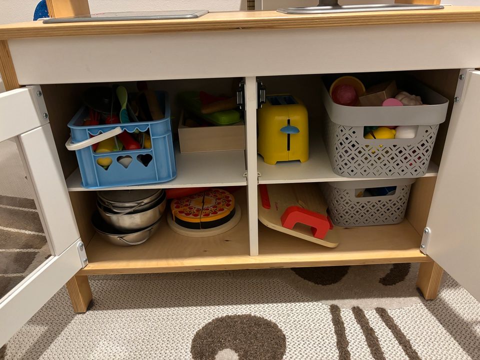 Ikea Kinderküche Spielküche mit viel Zubehör in Weilrod 