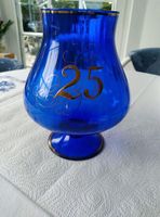 bauchige Vase Glasvase 25 blau mit Fuß aus Böhmen Vintage Deko Berlin - Pankow Vorschau