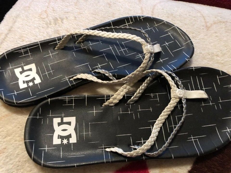 Coole DC Adiletten / Badelatschen / Flip Flops Größe 36 in Thüringen -  Arnstadt | eBay Kleinanzeigen ist jetzt Kleinanzeigen