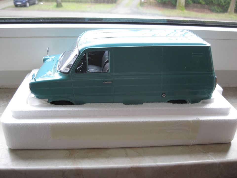 Ford Transit MK1 Kasten Transporter türkis KK-Scale 1:18 OVP in Klingenthal