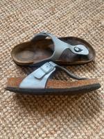 Birkenstock Zehenkeiler 38 Sandalen Silber Schleswig-Holstein - Wewelsfleth Vorschau