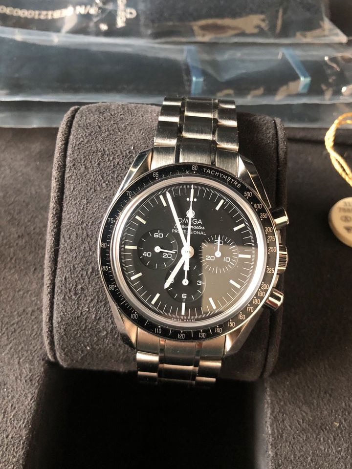 Omega Speedmaster Moonwatch Saphirglas 311.30.42.30.01.006 in Berlin