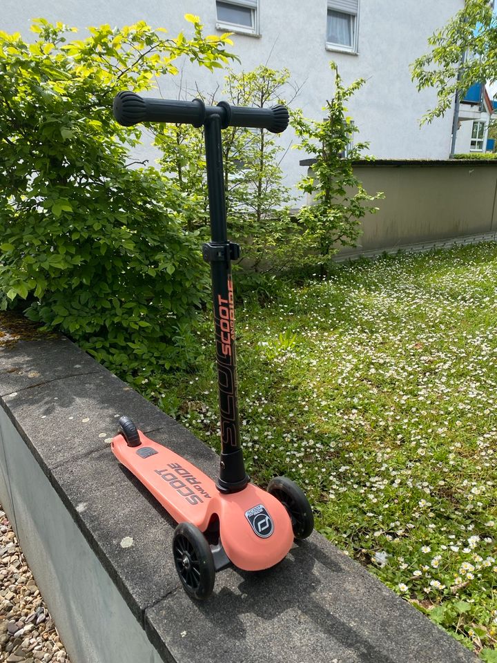 Scoot and Ride Highway Kick 3 LED Tretroller in Peach in Bergisch Gladbach