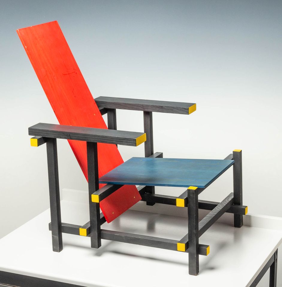 Gerrit Rietfeld Stuhl Red + Blue (Nachbau), Designerstuhl in Troisdorf