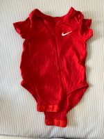 Nike Kurzarmbody Baby rot Niedersachsen - Lüchow Vorschau